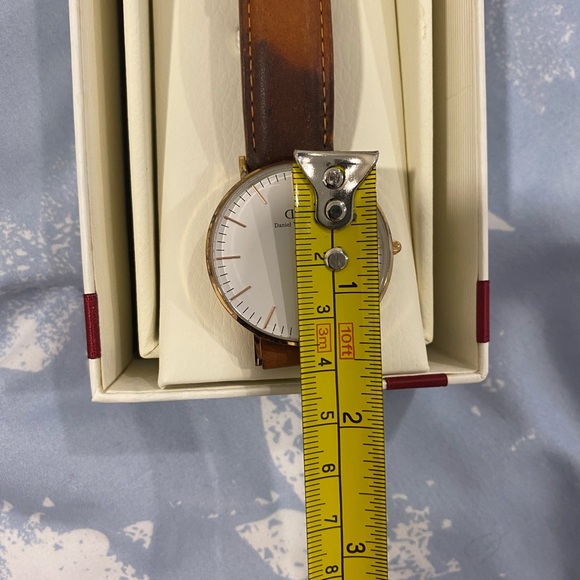 Used Daniel Wellington Watch - Picture 9 of 9